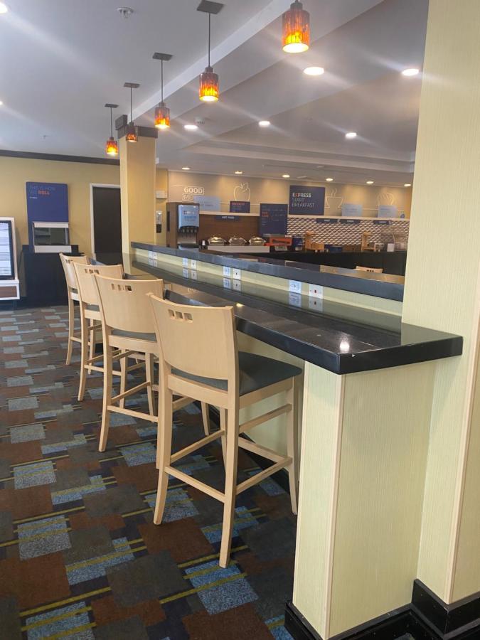 Holiday Inn Express And Suites Detroit North-Troy By Ihg Exteriér fotografie